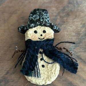 Vintage 1997 Linda Lindquist Baldwin Snowman‎ Ornament pin